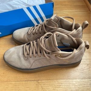 Adidas Tyshawn Mid “cardboard” US size 11.5
